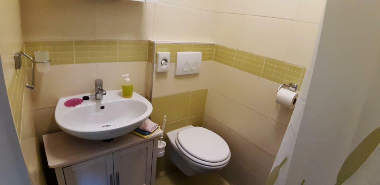 Apartmani Orhideja Gornji Karin Exterior foto
